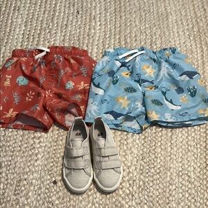 H&M Red and Blue Floral Shorts